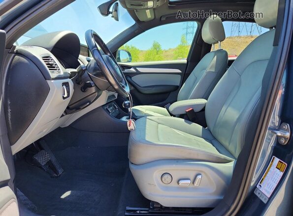 WA1BCCFS7HR004364 2017 AUDI Q3 Blue წინა სალონის ხედი