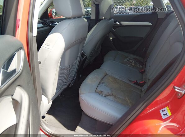 WA1BCCFS9HR014684 2017 AUDI Q3 Red Vista de la etiqueta del VIN