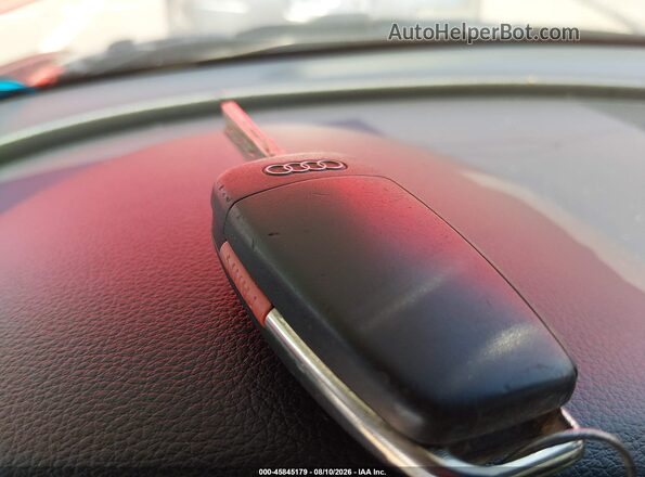WA1BCCFS9HR014684 2017 AUDI Q3 Red Vista del salpicadero
