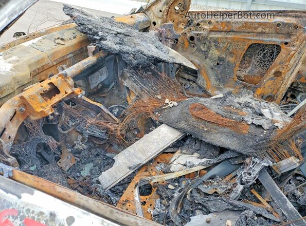 WA1BCCFS9JR012178 2018 AUDI Q3 Пожар Вид салона спереди
