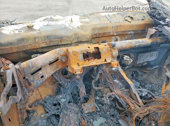 WA1BCCFS9JR012178 2018 AUDI Q3 Пожар Вид щитка приборов