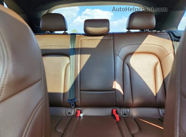 WA1BCCFSXJR006406 2018 AUDI Q3 Black Widok tylnych siedzeń