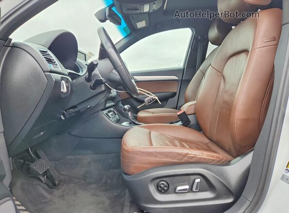 WA1BCCFSXJR023433 2018 AUDI Q3 White Սալոնի դիմացի տեսք