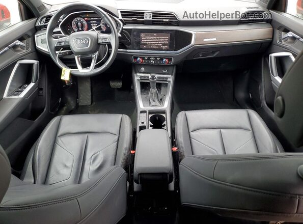 WA1BECF35K1085115 2019 AUDI Q3 Red Dashboard view