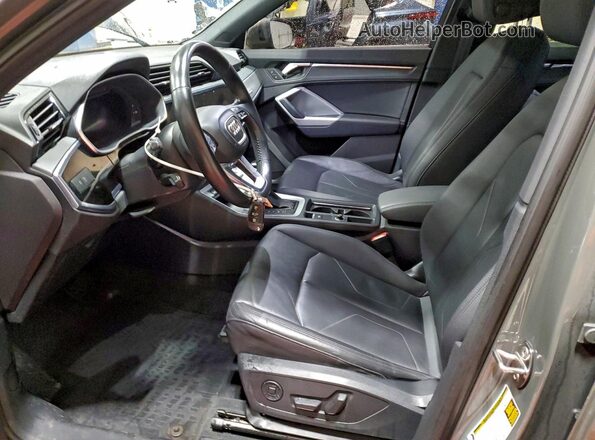WA1BECF36L1106684 2020 AUDI Q3 Gray Widok wnętrza z przodu