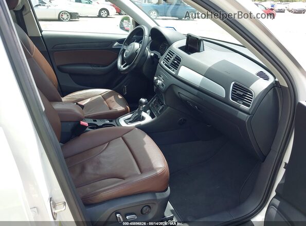 WA1BFCFS1GR004771 2016 AUDI Q3 White Вид салону спереду