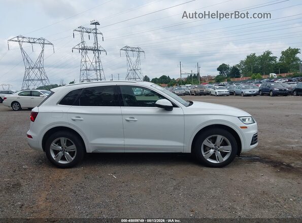 WA1BNAFY0J2230523 2018 AUDI Q5 White Widok wnętrza z tyłu