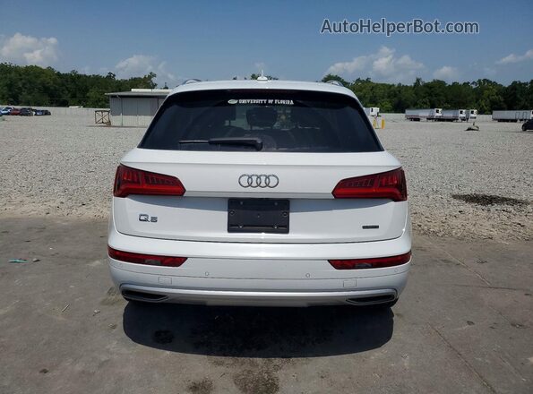 WA1BNAFY0K2017928 2019 AUDI Q5 White Rear view