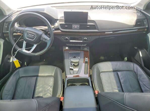WA1BNAFY0K2017928 2019 AUDI Q5 White Dashboard view