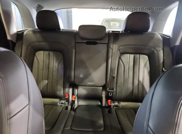 WA1BNAFY2J2001986 2018 AUDI Q5 Blue Widok tylnych siedzeń