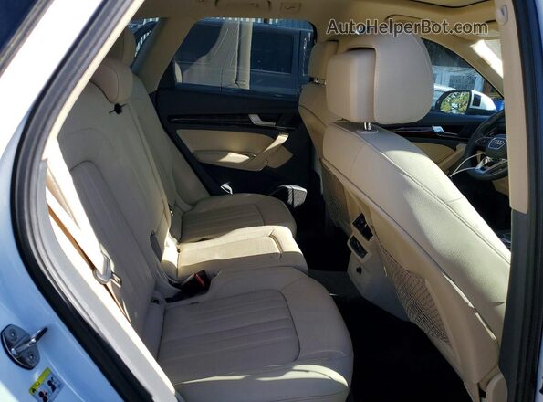 WA1BNAFY2J2010798 2018 AUDI Q5 White 360 interior view
