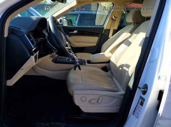 WA1BNAFY2J2010798 2018 AUDI Q5 White Rear interior view