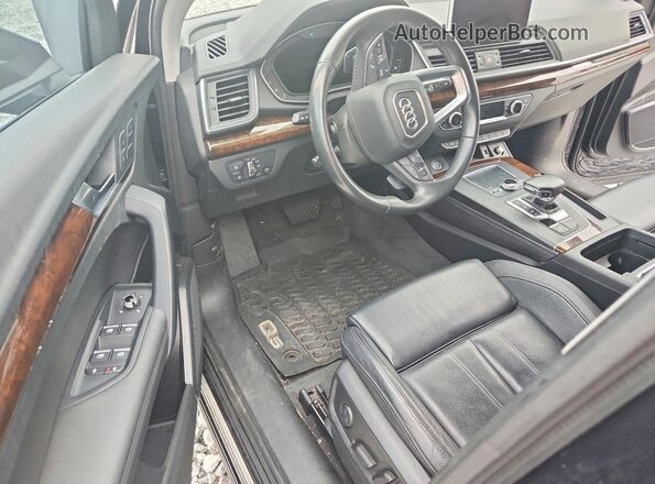 WA1BNAFY2L2026938 2020 AUDI Q5 Black წინა პანელის ხედი