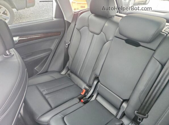 WA1BNAFY2L2026938 2020 AUDI Q5 Black უკანა სალონის ხედი