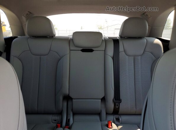 WA1BNAFY2L2046008 2020 AUDI Q5 Silver Հետևի նստատեղերի տեսք