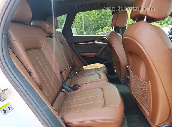 WA1BNAFY3J2216034 2018 AUDI Q5 Белый Вид задней части салона