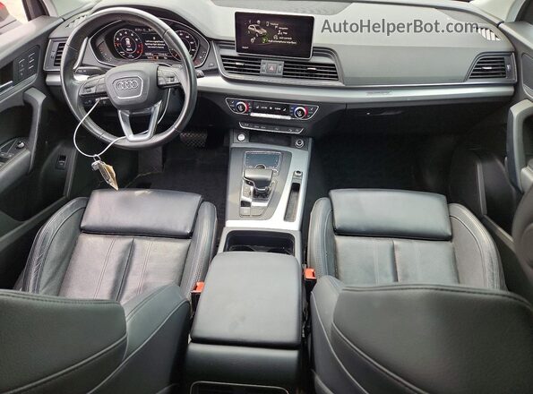 WA1BNAFY5J2022797 2018 AUDI Q5 Red Widok deski rozdzielczej