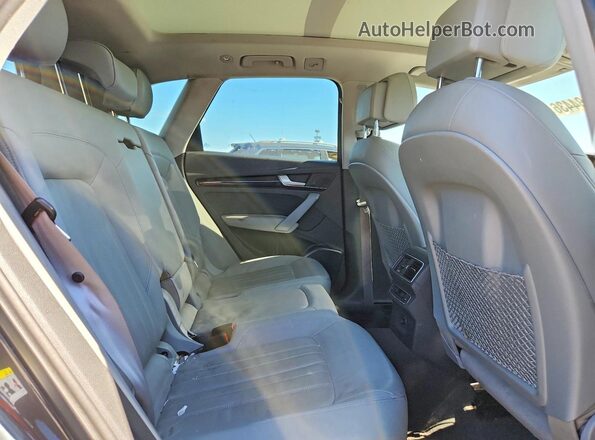 WA1BNAFY5J2214513 2018 AUDI Q5 Blue Սալոնի հետևի տեսք