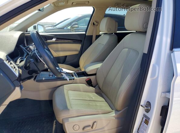 WA1BNAFY5J2235295 2018 AUDI Q5 Белый Вид салона спереди