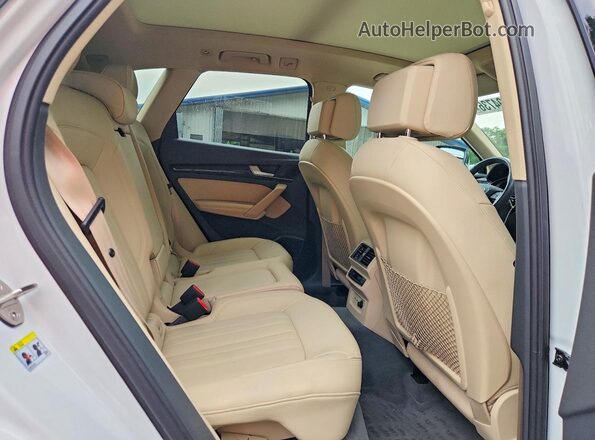 WA1BNAFY5K2020307 2019 AUDI Q5 White უკანა სალონის ხედი