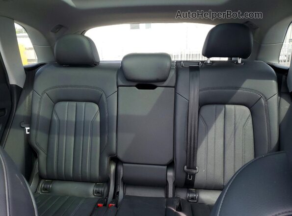 WA1BNAFY5K2040492 2019 AUDI Q5 Black Widok tylnych siedzeń