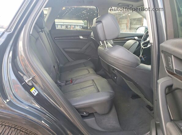 WA1BNAFY6K2022972 2019 AUDI Q5 Серый Вид задней части салона