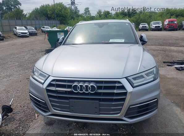 WA1BNAFY7J2002549 2018 AUDI Q5 Silver Widok wnętrza z tyłu