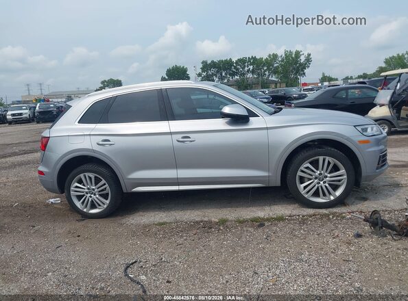 WA1BNAFY7J2002549 2018 AUDI Q5 Silver Widok wnętrza 360 stopni