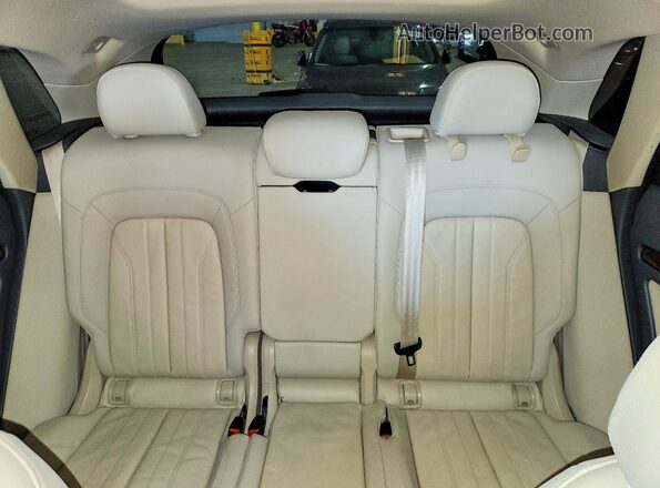 WA1BNAFY7J2004799 2018 AUDI Q5 Blue Вид задніх сидінь