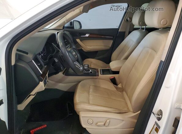 WA1BNAFY8J2005783 2018 AUDI Q5 White Front interior view