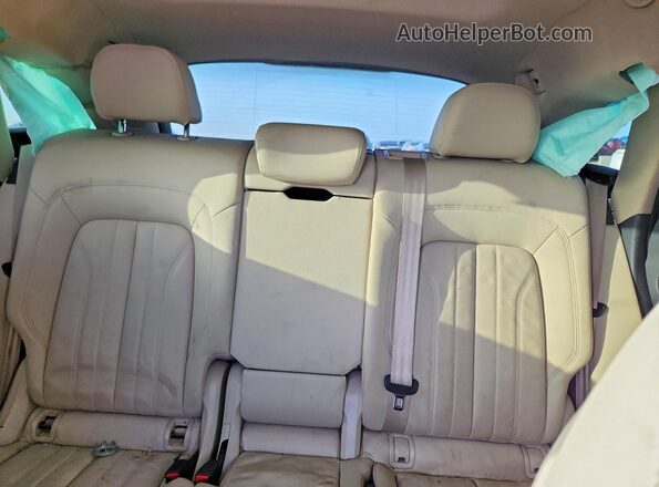 WA1BNAFY8J2006352 2018 AUDI Q5 White Հետևի նստատեղերի տեսք