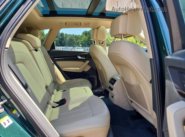 WA1BNAFY8K2036713 2019 AUDI Q5 Green Вид задньої частини салону