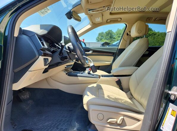 WA1BNAFY8K2036713 2019 AUDI Q5 Green Вид салону спереду