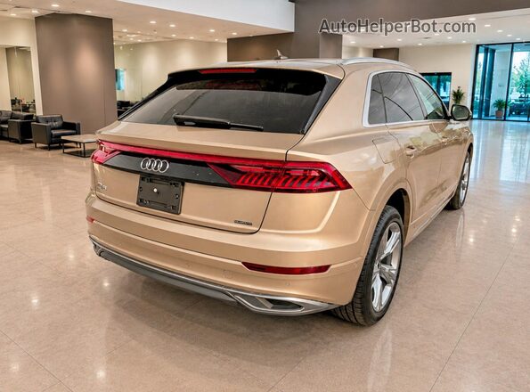 WA1BVAF14KD008818 2019 AUDI Q8 Золотой Вид спереди