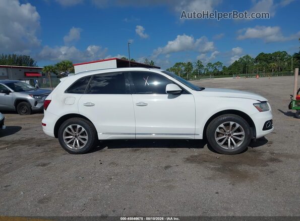 WA1C2AFP0GA053393 2016 AUDI Q5 White Rear interior view
