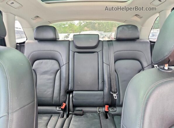 WA1C2AFP5HA062981 2017 AUDI Q5 Beige Vista de los asientos traseros