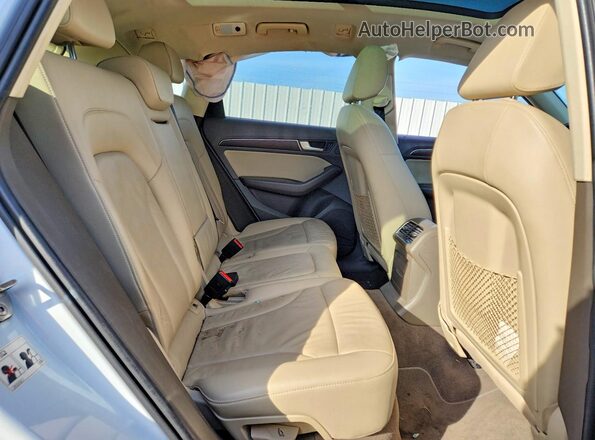 WA1C2AFP7HA073142 2017 AUDI Q5 White Rear interior view