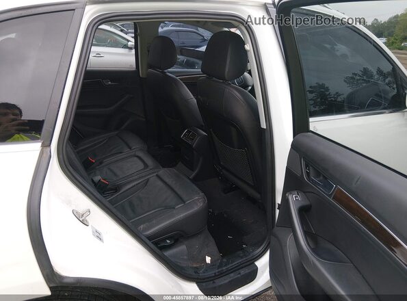 WA1C2AFP8GA024272 2016 AUDI Q5 White Vista de la etiqueta del VIN