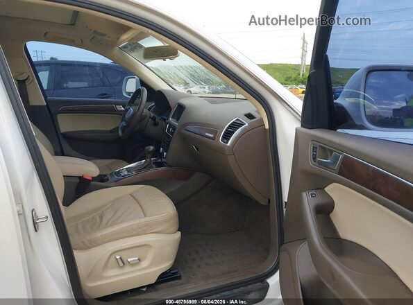 WA1C2AFP8HA074882 2017 AUDI Q5 White Widok wnętrza z przodu