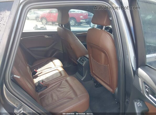 WA1C2AFP8HA076759 2017 AUDI Q5 Gray Widok naklejki z numerem VIN