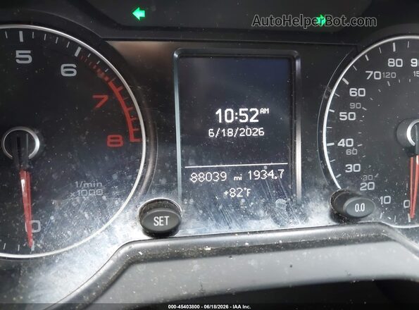 WA1C2AFP8HA076759 2017 AUDI Q5 Gray Widok tylnych siedzeń