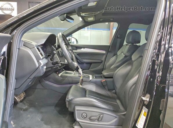 WA1C4AFY0J2042303 2018 AUDI SQ5 Черный Вид салона спереди