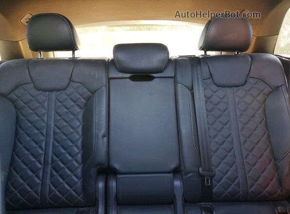 WA1C4AFY6K2083228 2019 AUDI SQ5 Green Rear seats view