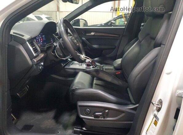 WA1C4AFY7K2126488 2019 AUDI SQ5 White Вид салону спереду