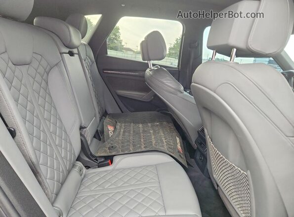 WA1C4AFY8J2161538 2018 AUDI SQ5 Blue Widok wnętrza z tyłu