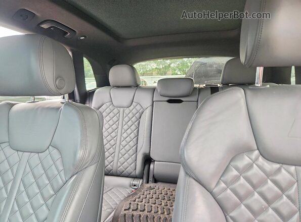 WA1C4AFY8J2161538 2018 AUDI SQ5 Blue Widok tylnych siedzeń