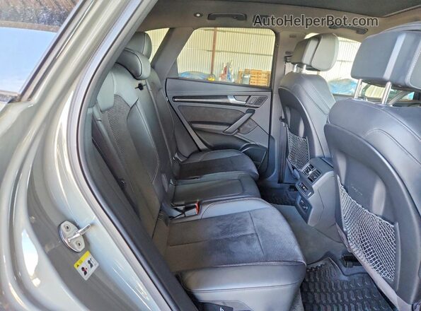 WA1C4AFYXL2011594 2020 AUDI SQ5 Gray Rear interior view