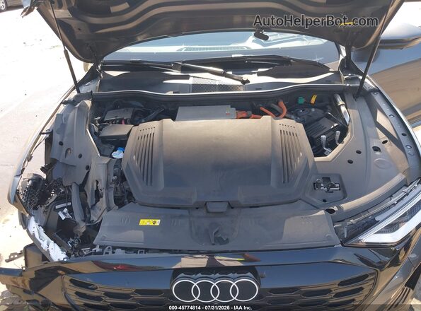 WA1CAAGE4RB048789 2024 AUDI Q8 E-TRON Gray Вид ззаду