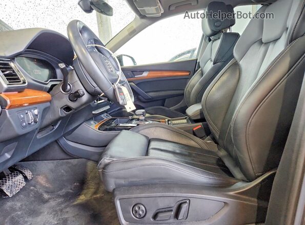 WA1CBAFY6R2047880 2024 AUDI Q5 Gray Front interior view