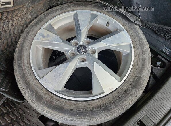 WA1CBAFY6R2047880 2024 AUDI Q5 Gray VIN sticker view